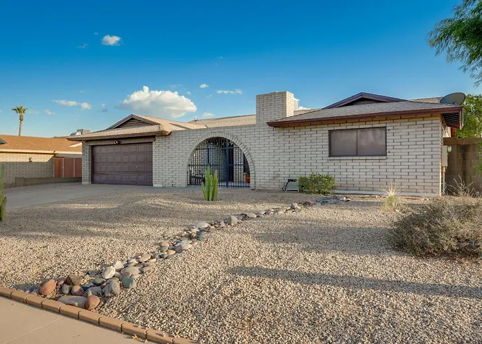 5 Mi To Asu! Family Getaway W/ Patio & Fire Pit Tempe